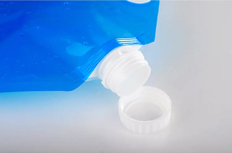 Super resistant collapsible water bag