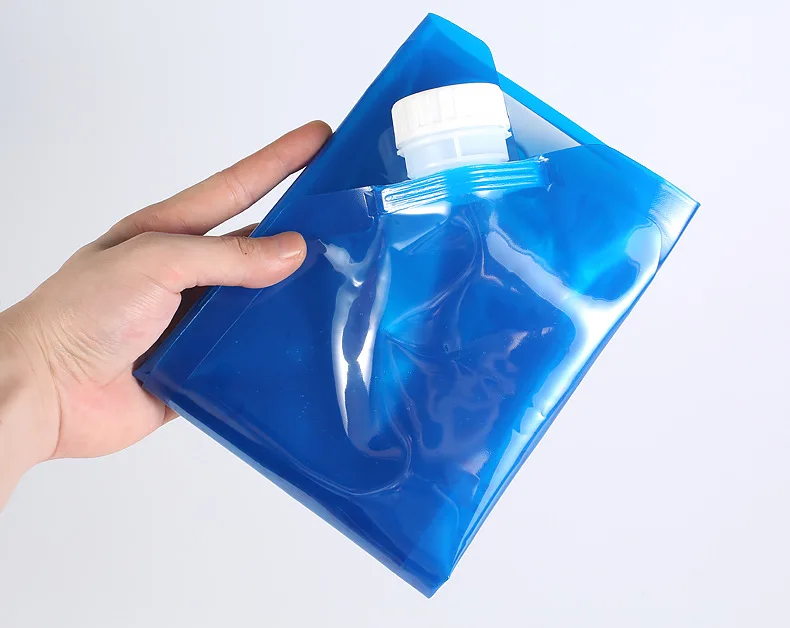 Super resistant collapsible water bag